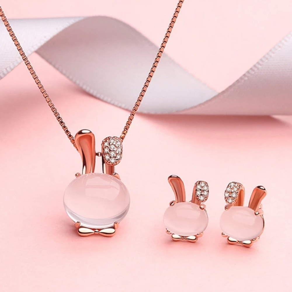Natural Hibiscus Stone earrings + necklace set